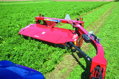 纽荷兰H7230圆盘割草压扁机 伊犁森茂农机助力新疆现代农业新篇章